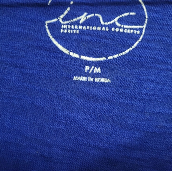 V Neck Top - Picture 5 of 6